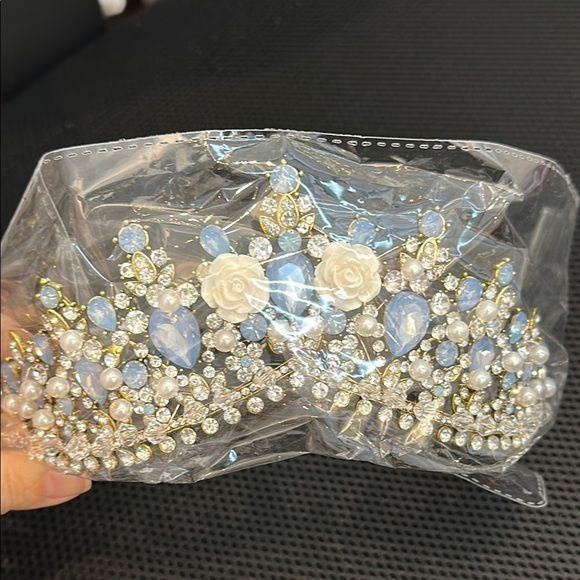 Elegant Gold and Blue Tiara with White Accents - Picture 1 of 1